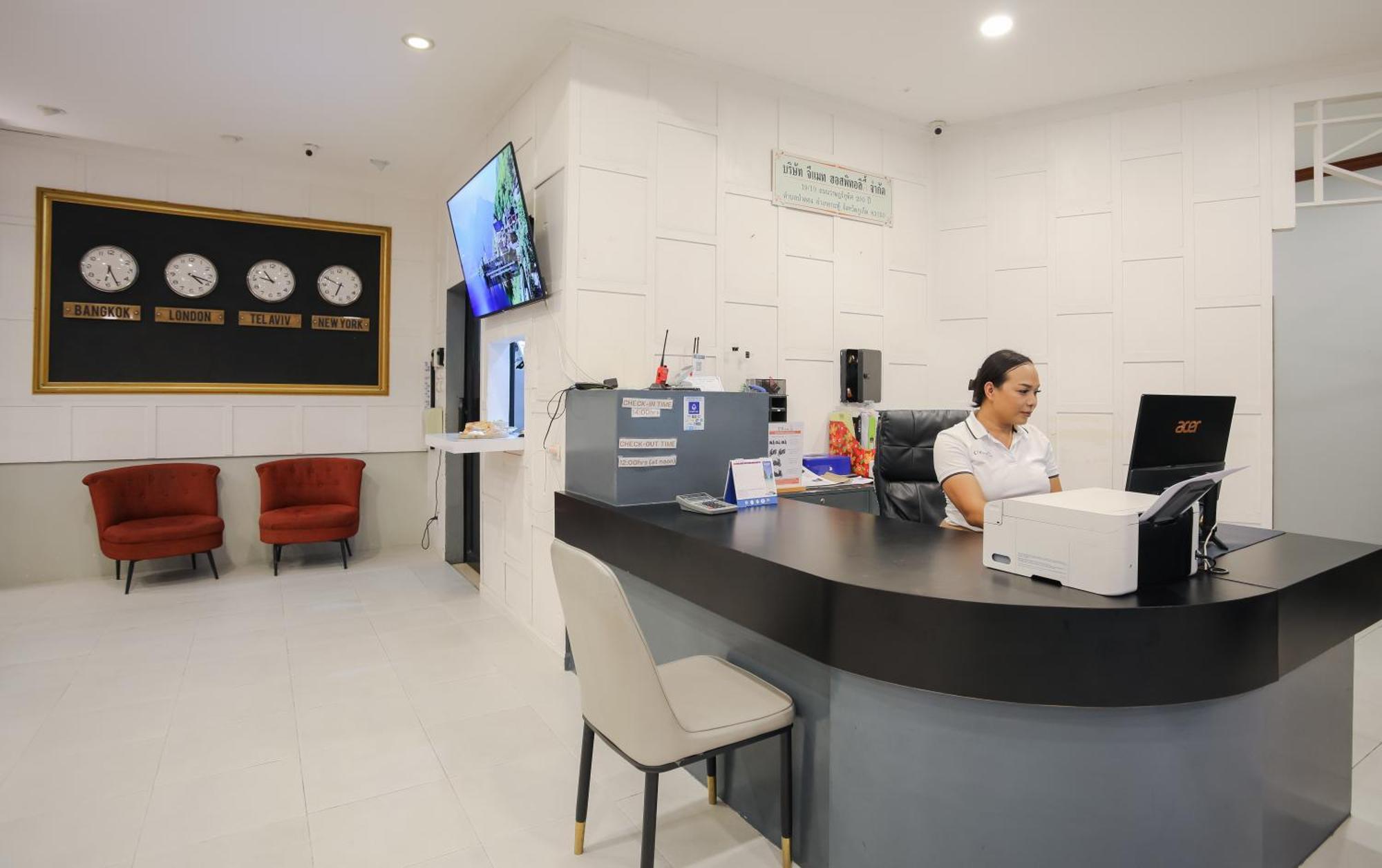 Etk Patong Resort Екстер'єр фото