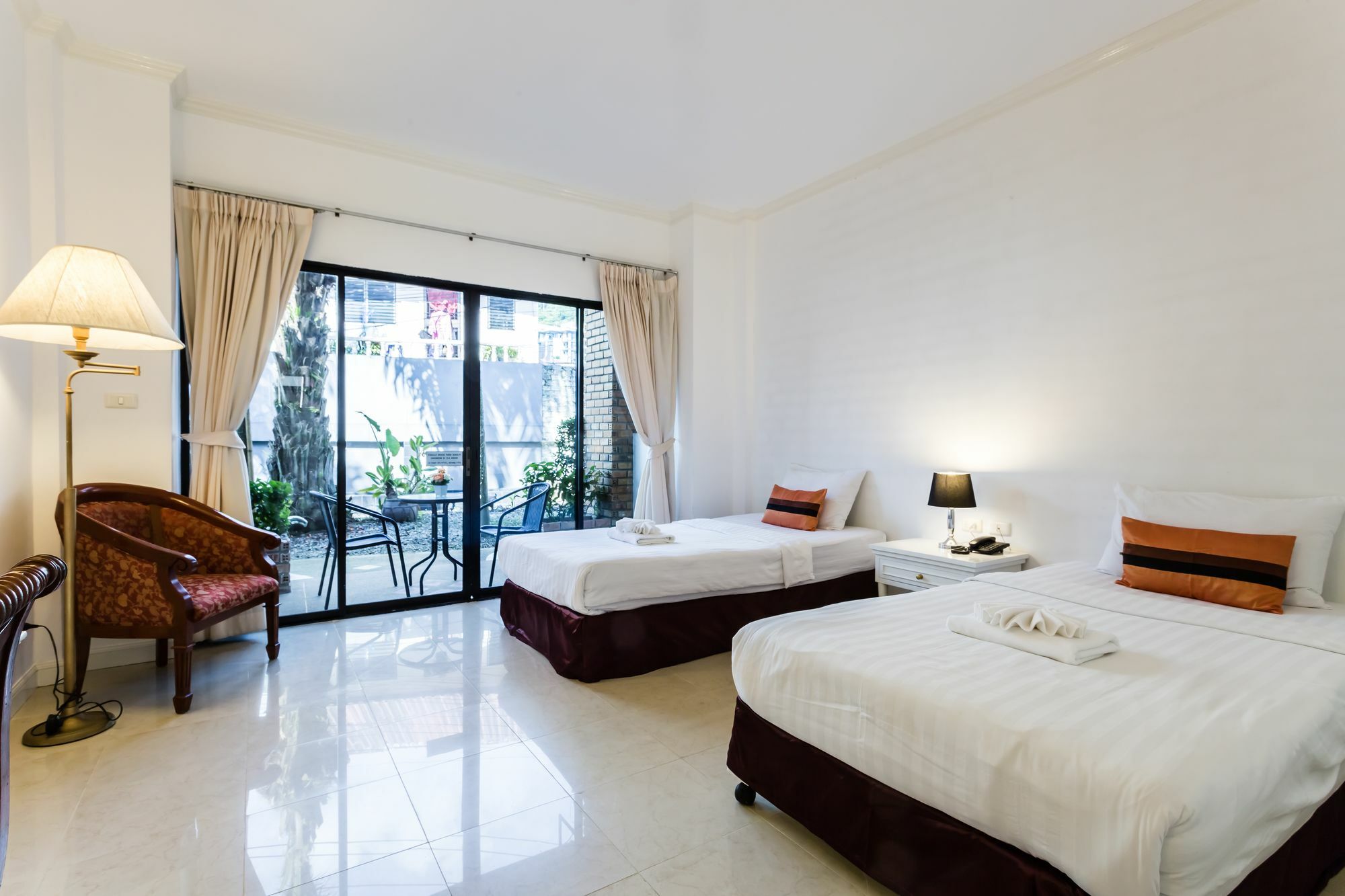 Etk Patong Resort Екстер'єр фото